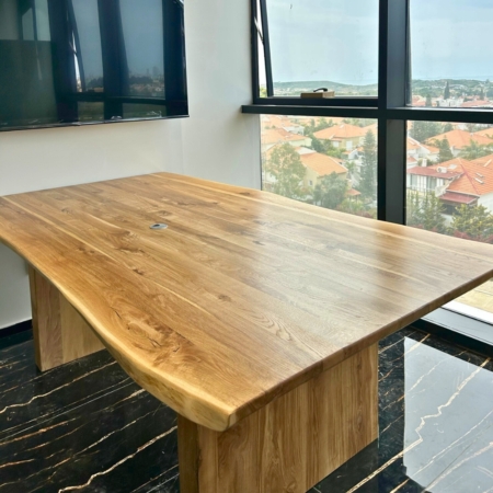 שולחן חדר ישיבות מעץ אלון