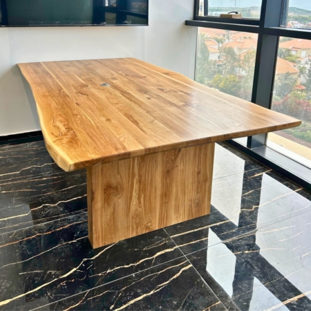 שולחן חדר ישיבות מעץ אלון